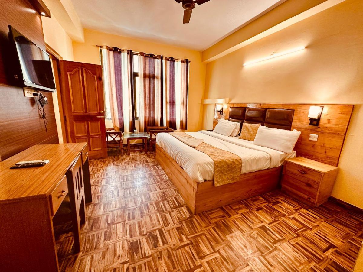 Hotel Grand Kalinga - Near Volvo Bus Stand Manali エクステリア 写真